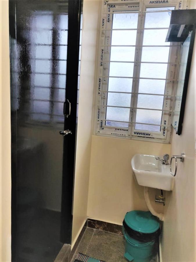 Sri Vignesh Residency Hotel